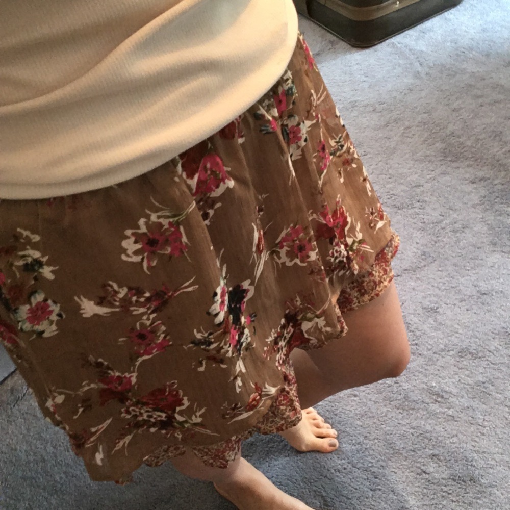 Fun flirty flowery summer mini skirt